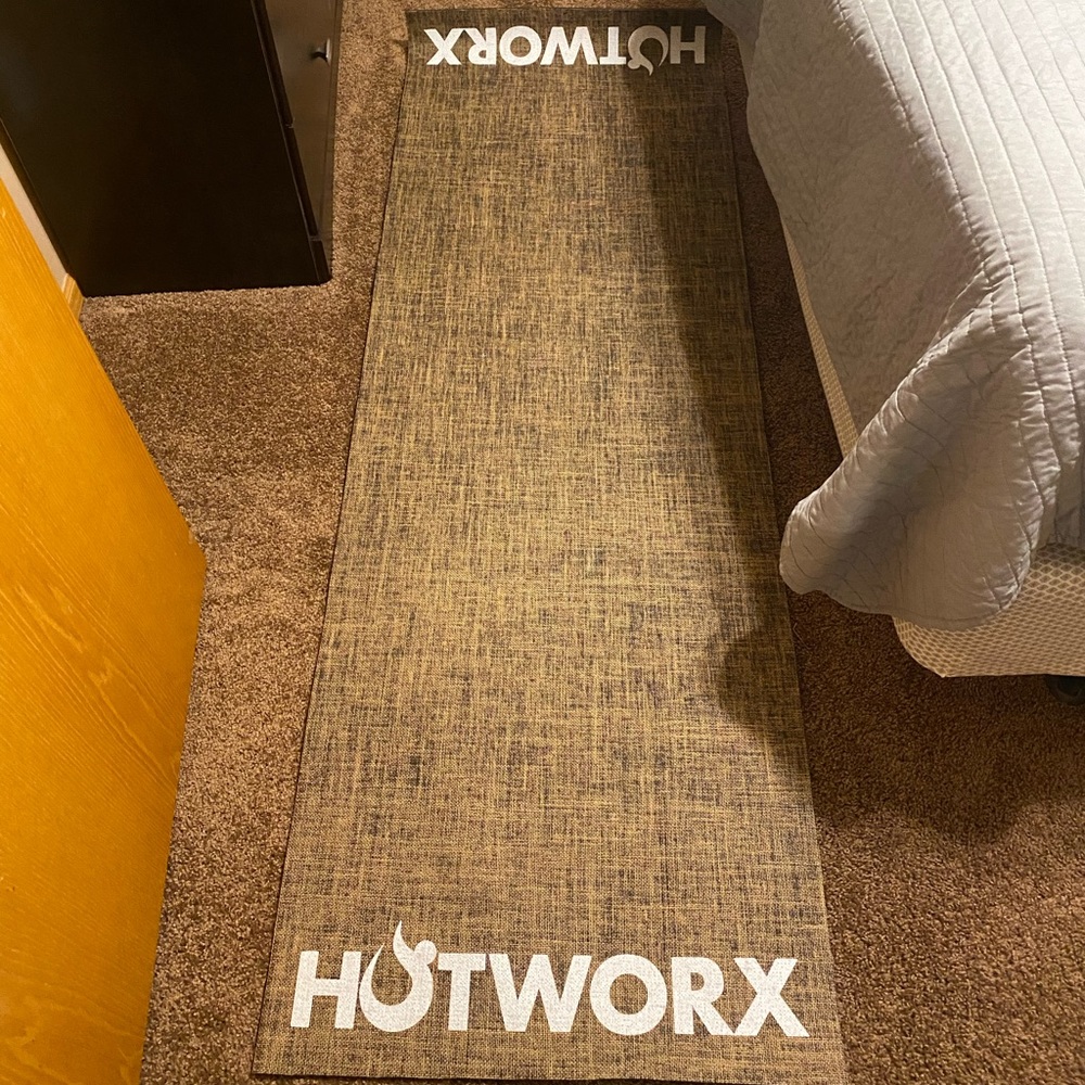 Hotworx mat and towel